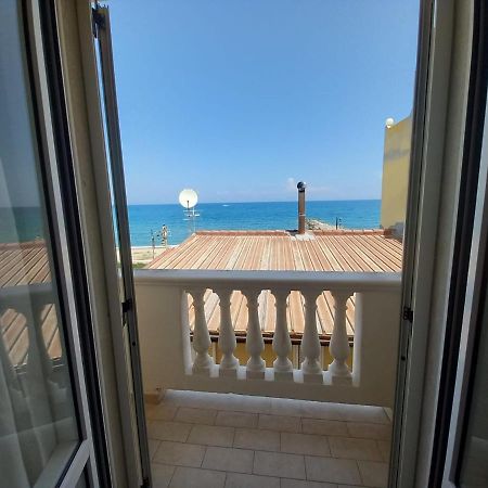 Al Giglio - Affittacamere Кариати Экстерьер фото