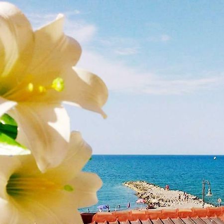 Al Giglio - Affittacamere Кариати Экстерьер фото