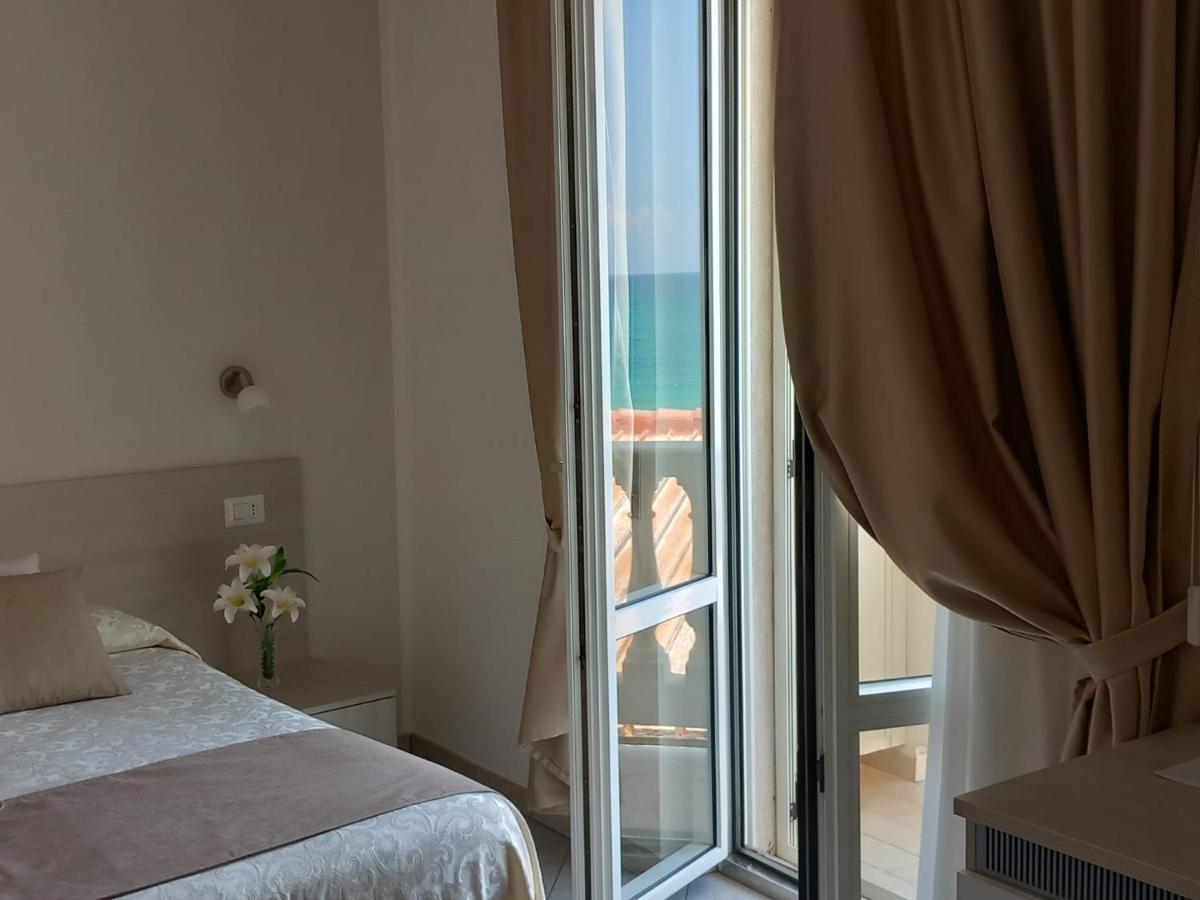 Al Giglio - Affittacamere Кариати Экстерьер фото